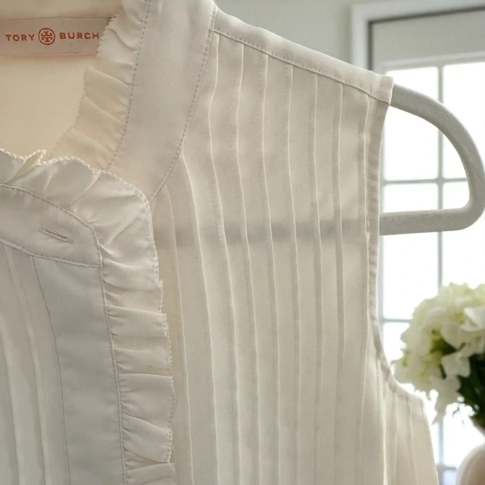 LIKE NEW Tory Burch Elegant Ivory Sleeveless Blouse EXCELLENT CONDITION - Picture 2 of 8